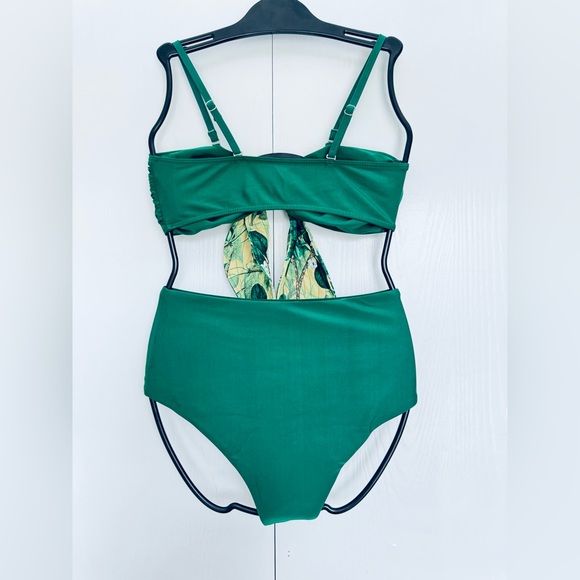 ‼️final price Green leaves jungle print 3 different ways wear reversible - Picture 4 of 11